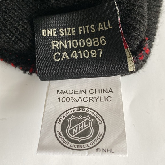 NEW Chicago Blackhawks Authentic NHL Ice Hockey Beanie Knit Hat One Size Red - Picture 6 of 7
